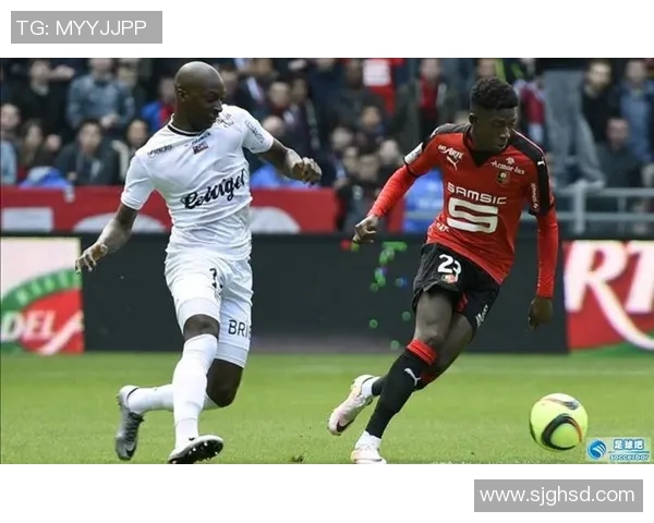 恩德里克的崛起之路：从青涩少年到足球新星的成长历程